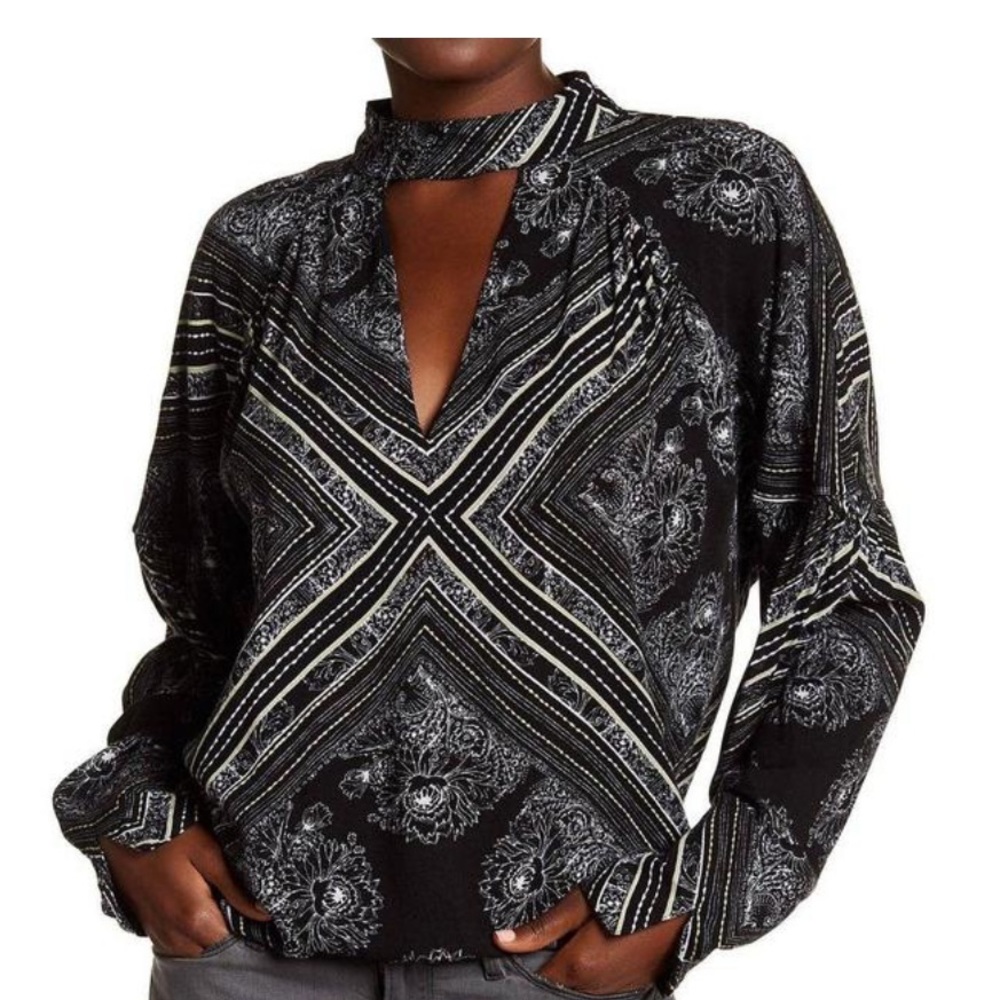 FREE PEOPLE BLACK PRINT WALKING ON A DREAM MEDIUM TUNIC